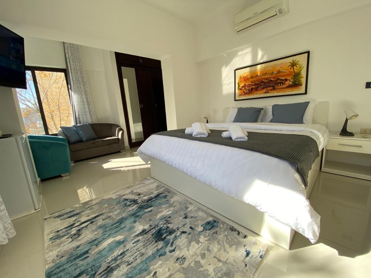 Lemon Tree Residence Аман Екстериор снимка