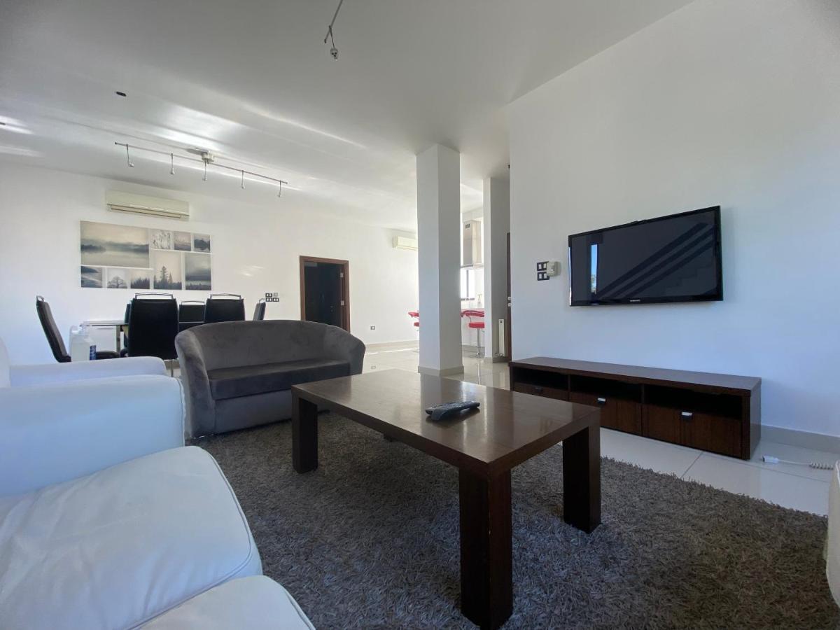 Lemon Tree Residence Аман Екстериор снимка
